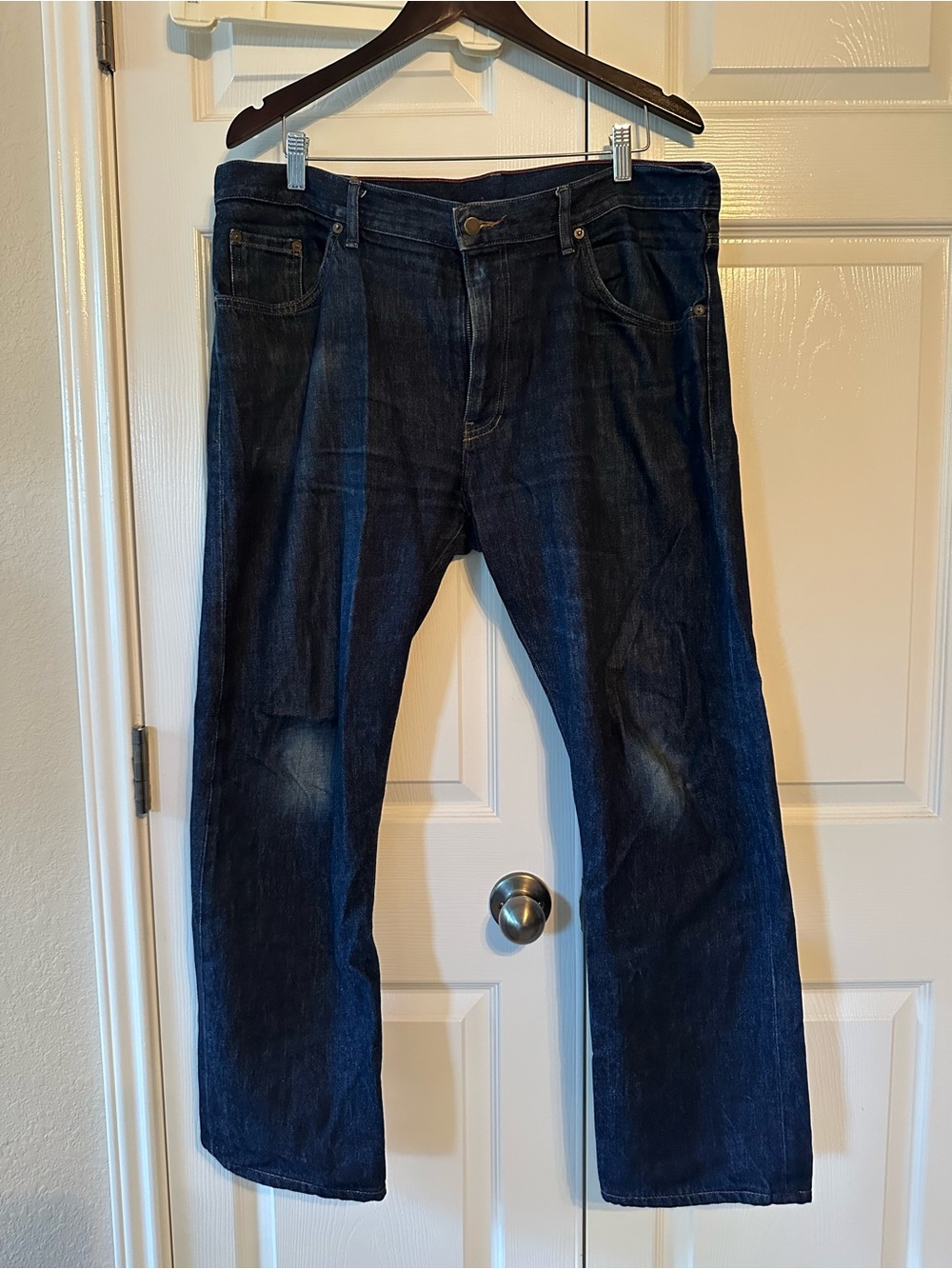 Relaxed Dark Indigo Men's Jeans - Classic Comfort